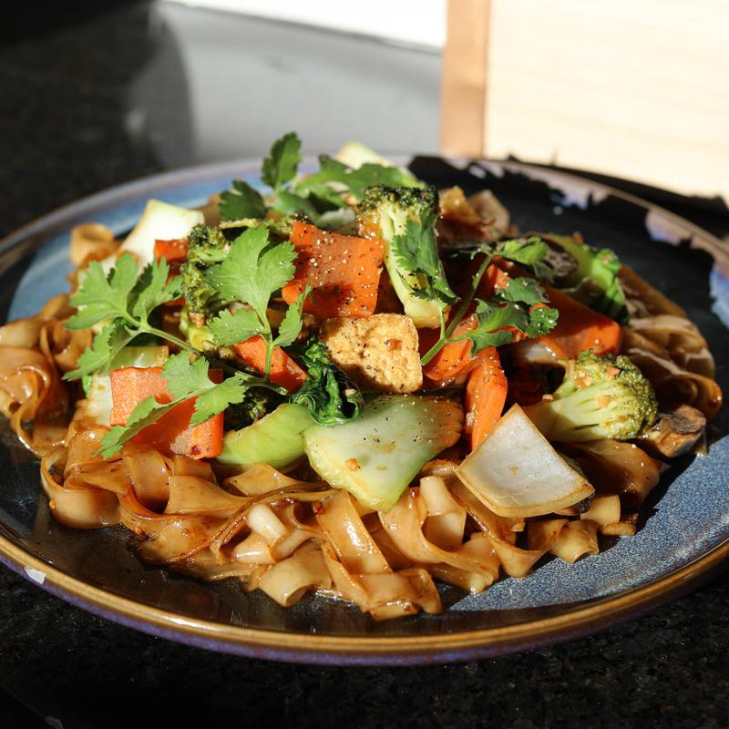 Hu Tieu Xao l Flat Rice Noodle